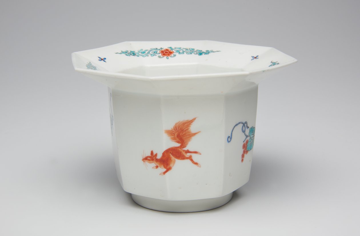 Bägare, sent 1600-tidigt 1700-tal (Kakiemon, porslin med överglasyr emalj) av Japanese School