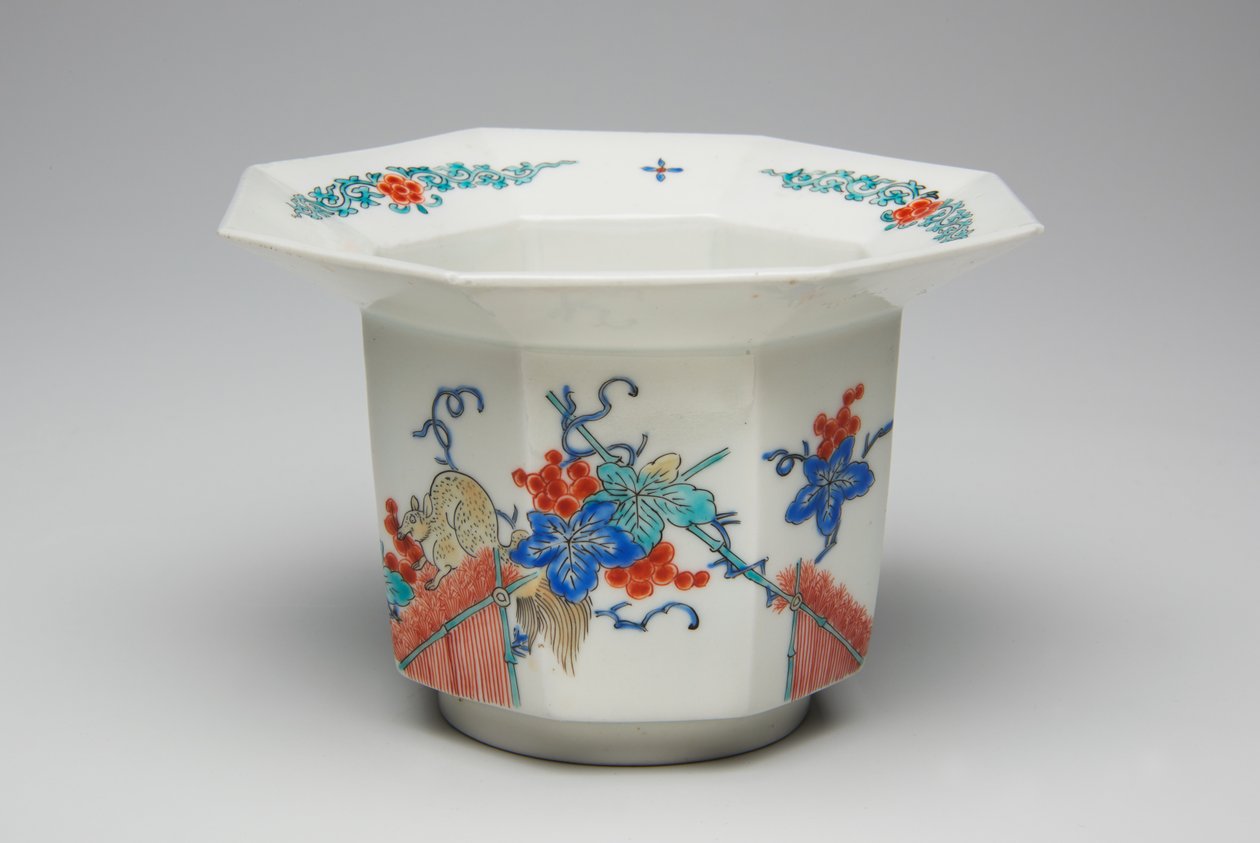 Bägare, sent 1600-tidigt 1700-tal (Kakiemon, porslin med överglasyr emalj) av Japanese School