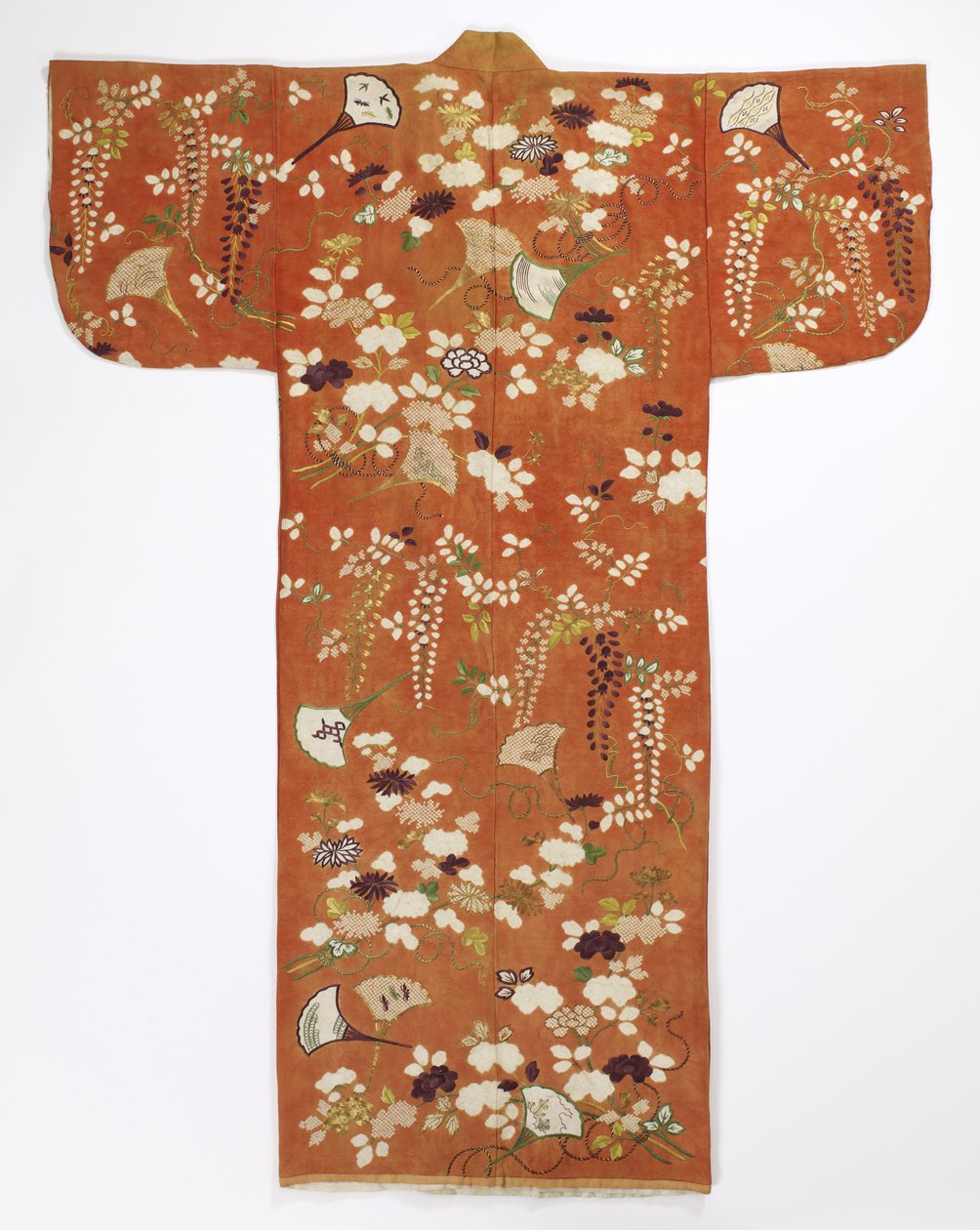 Kimono (furisode), sent 1700-tal (damastsilke, siden och metalltrådar) av Japanese School
