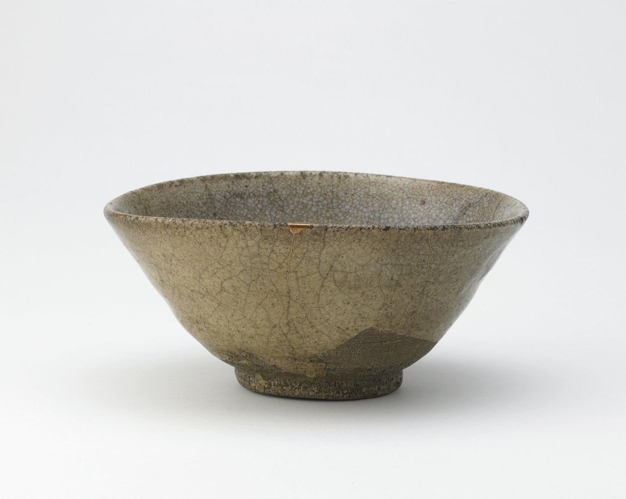 Teskål, Matsue, Shimane-prefekturen, Edo-period (stengodslera med askglasyr) av Japanese School
