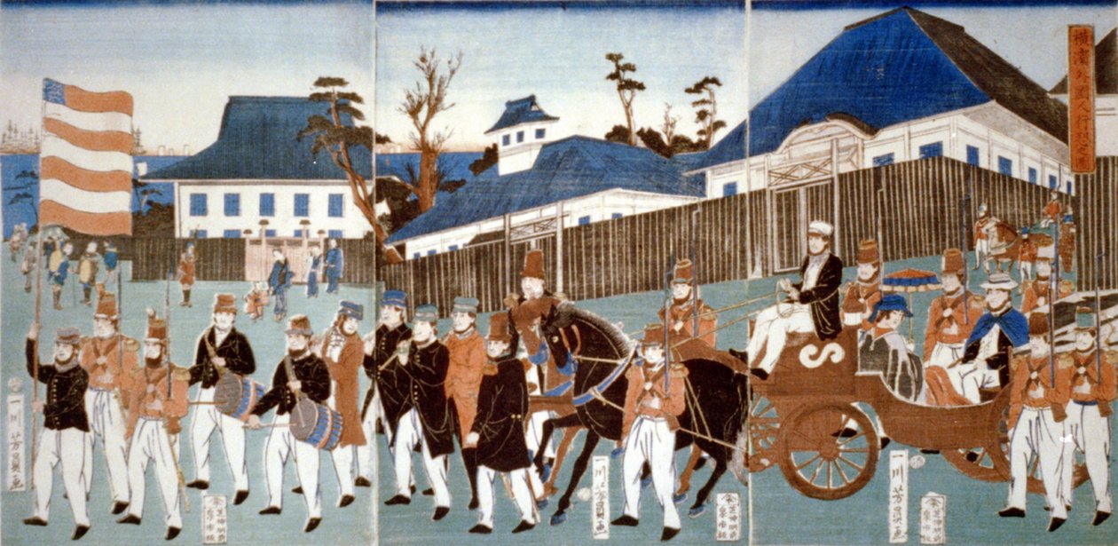 Triptyk som visar en parad av utlänningar, Yokohama, i en hästdragen öppen vagn och ledd av en man som bär stjärnorna och ränderna och ett militärband, 1861. Utagawa Yoshigawa (aktiv 1850-1870) japansk ukiyo-e-konstnär. av Japanese School