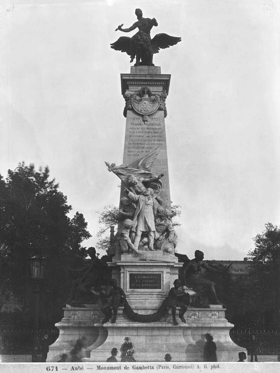 Monument till Leon Gambetta, centralgrupp, cour Napoleon, Louvren, 1888 (brons och sten) (se även 346101 till 346104) av Jean Paul Aube