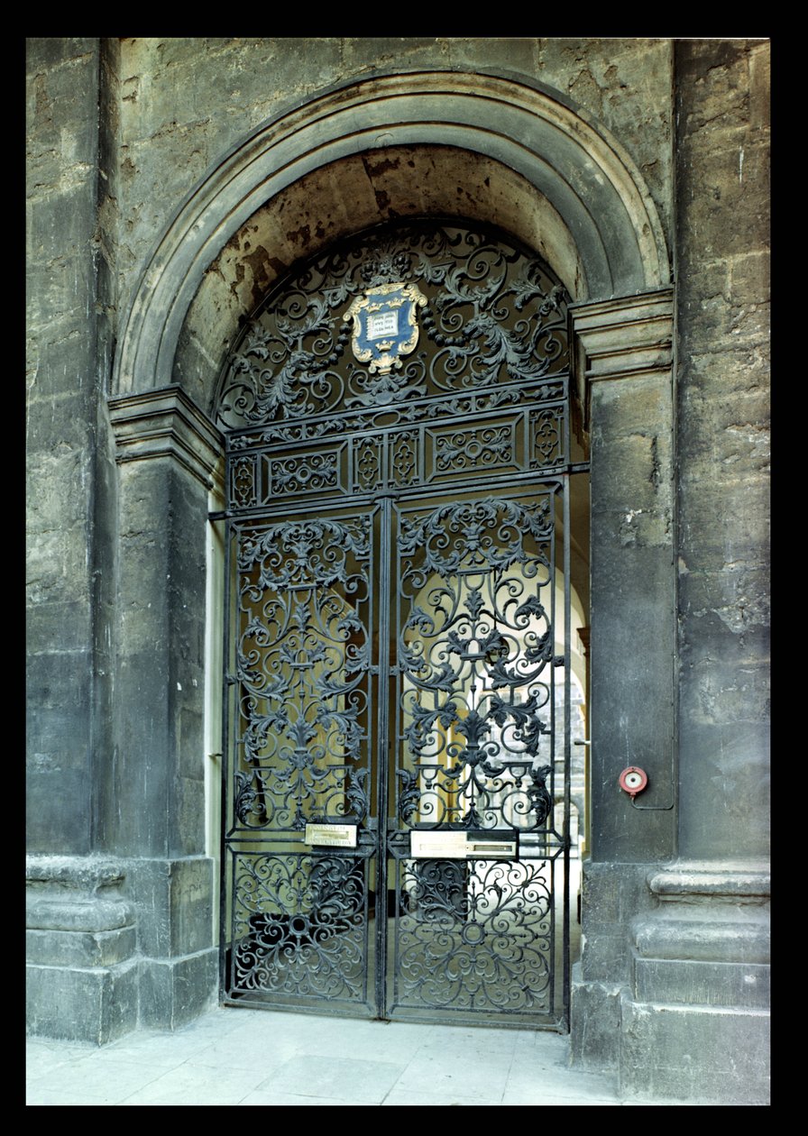 Portar, fönsterbåge och överkast från Clarendon Building, Oxford, ca 1710 (smidesjärn) av Jean Tijou