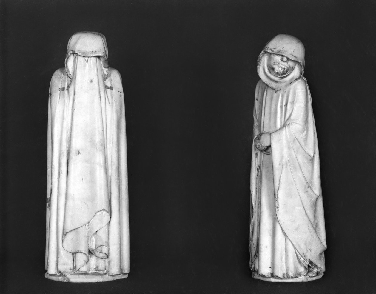 Två sörjande, från hertig Jean de Berrys (1340-1416) grav före 1438 (marmor) av Jean de Cambrai