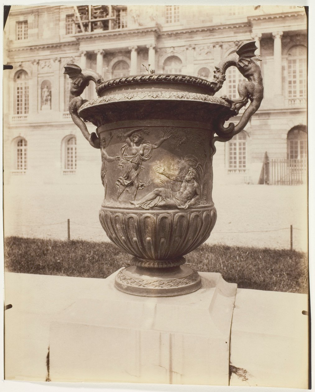 Versailles, vas från Ballin av Jean Eugène Auguste Atget