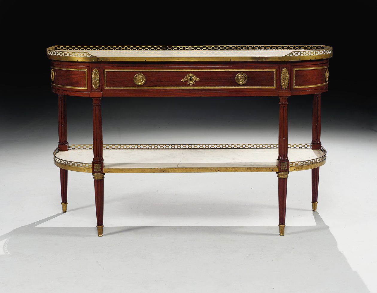 Louis XVI skänkkonsol av Jean Frederic Birckel