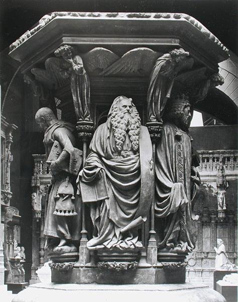 Moses, detalj från den sexkantiga piedestalen till Moses brunn, kopia av originalet från Chartreuse de Champmol, Dijon av Jean after Malouel
