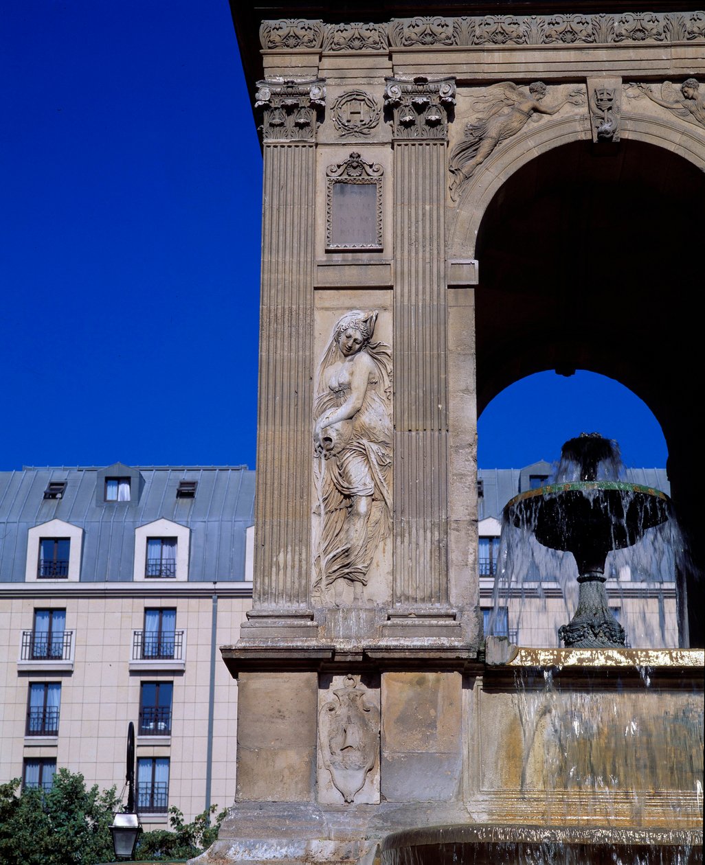 Arkitektur: detalj av de oskyldigas fontän som representerar nymferna. Designad av arkitekterna Jean Goujon, Augustin Pajou och Pierre Lescot. 1546-1549. Place Joachim du Bellay, Paris. av Jean and Lescot Pierre Goujon