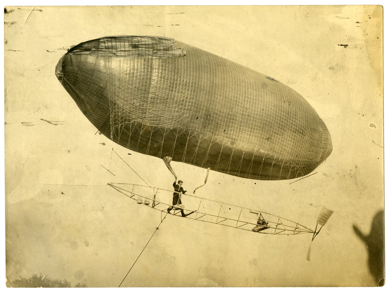Luftskepp "California Arrow" av Jessie Tarbox Beals