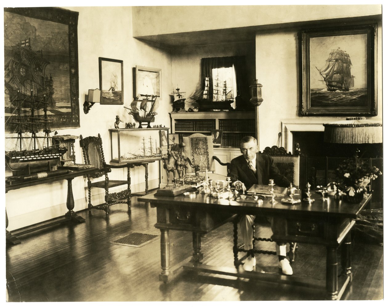 Booth Tarkington, ca 1920-28 (foto av gelatinsilver) av Jessie Tarbox Beals