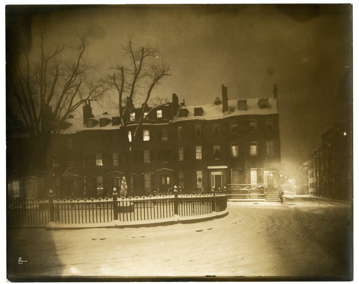 Gatukonst i Boston, Boston, USA, ca 1902-10 (gelatinsilverfotografi) av Jessie Tarbox Beals