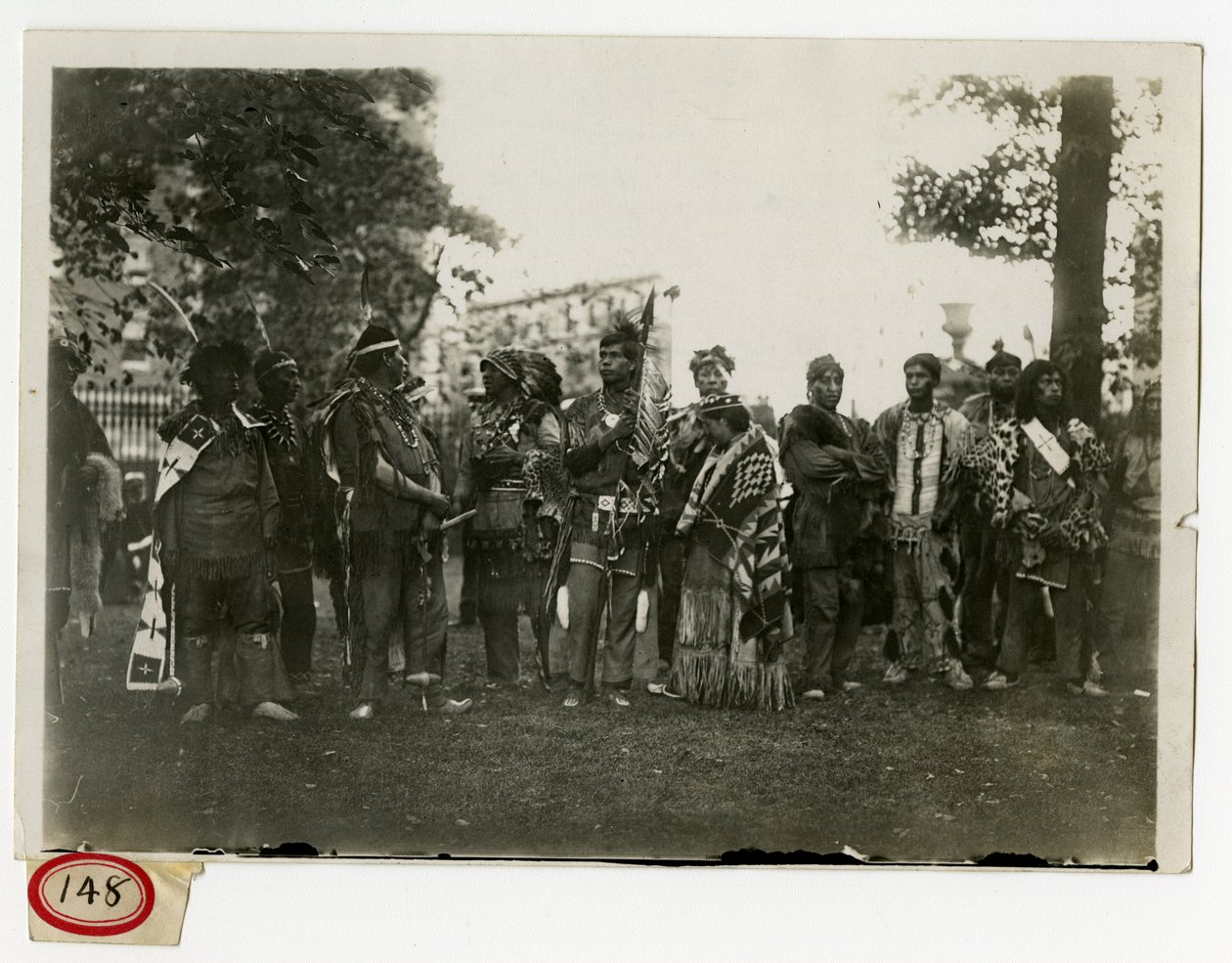 Columbia Lawn Fete, Iroquois-indianer av Jessie Tarbox Beals