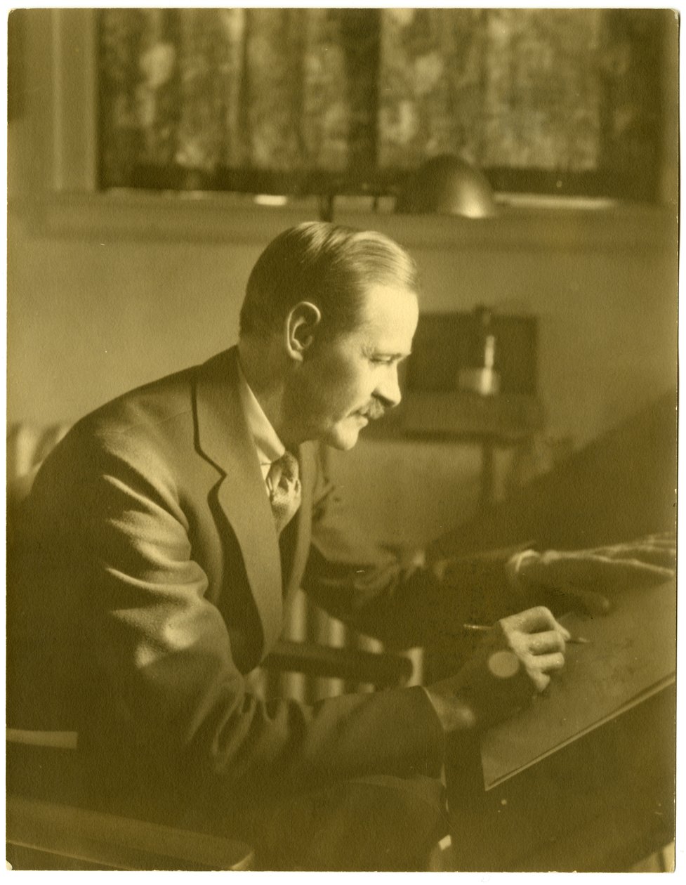 Fontaine Fox, serietecknare, ca 1911-40 (foto av gelatinsilver) av Jessie Tarbox Beals
