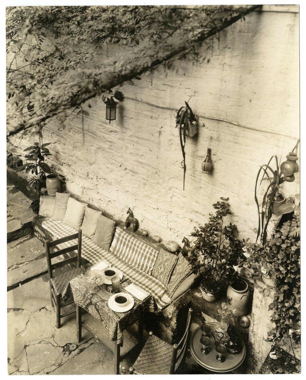 Hem för Mr & Mrs George Stonehill, Greenwich Village, New York, USA, ca 1936-37 (foto av gelatinsilver) av Jessie Tarbox Beals