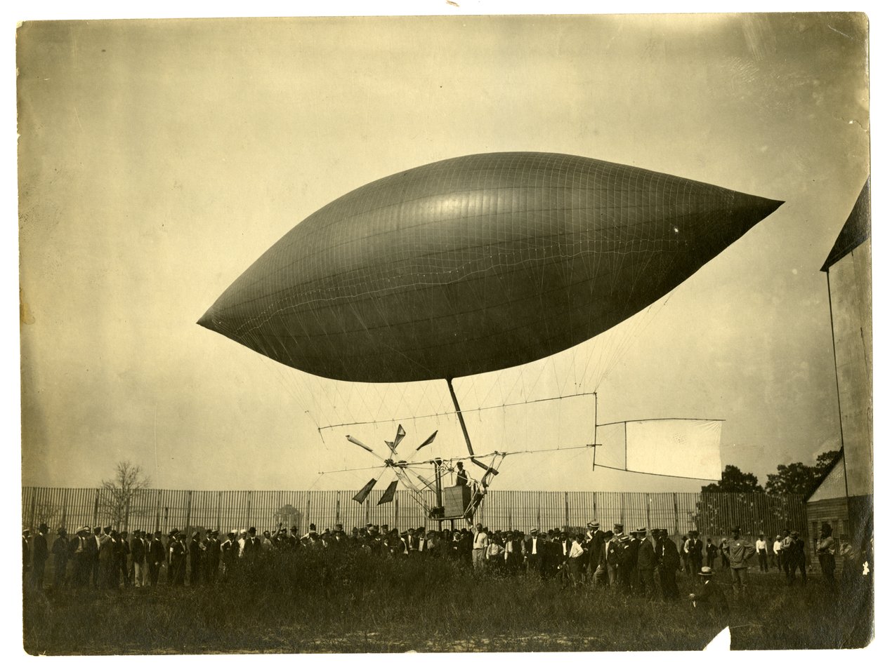 "Meteor" luftskepp av Jessie Tarbox Beals