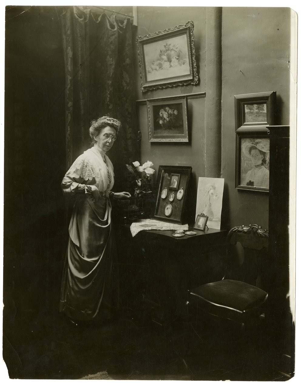 Miss Wilmut, ca 1905-18 (foto av gelatinsilver) av Jessie Tarbox Beals