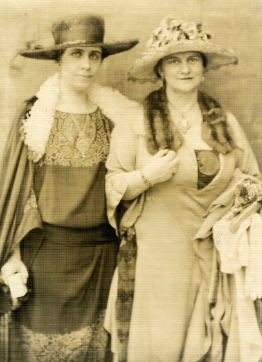 Mrs Coolidge och hennes vän Frances Parkinson Keyes av Jessie Tarbox Beals