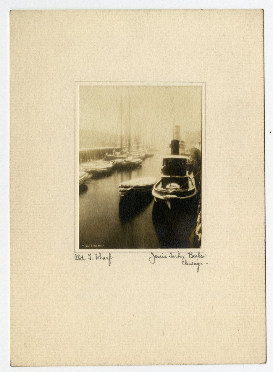 Old T Wharf, c.1902-10 (gelatinsilverfoto) av Jessie Tarbox Beals
