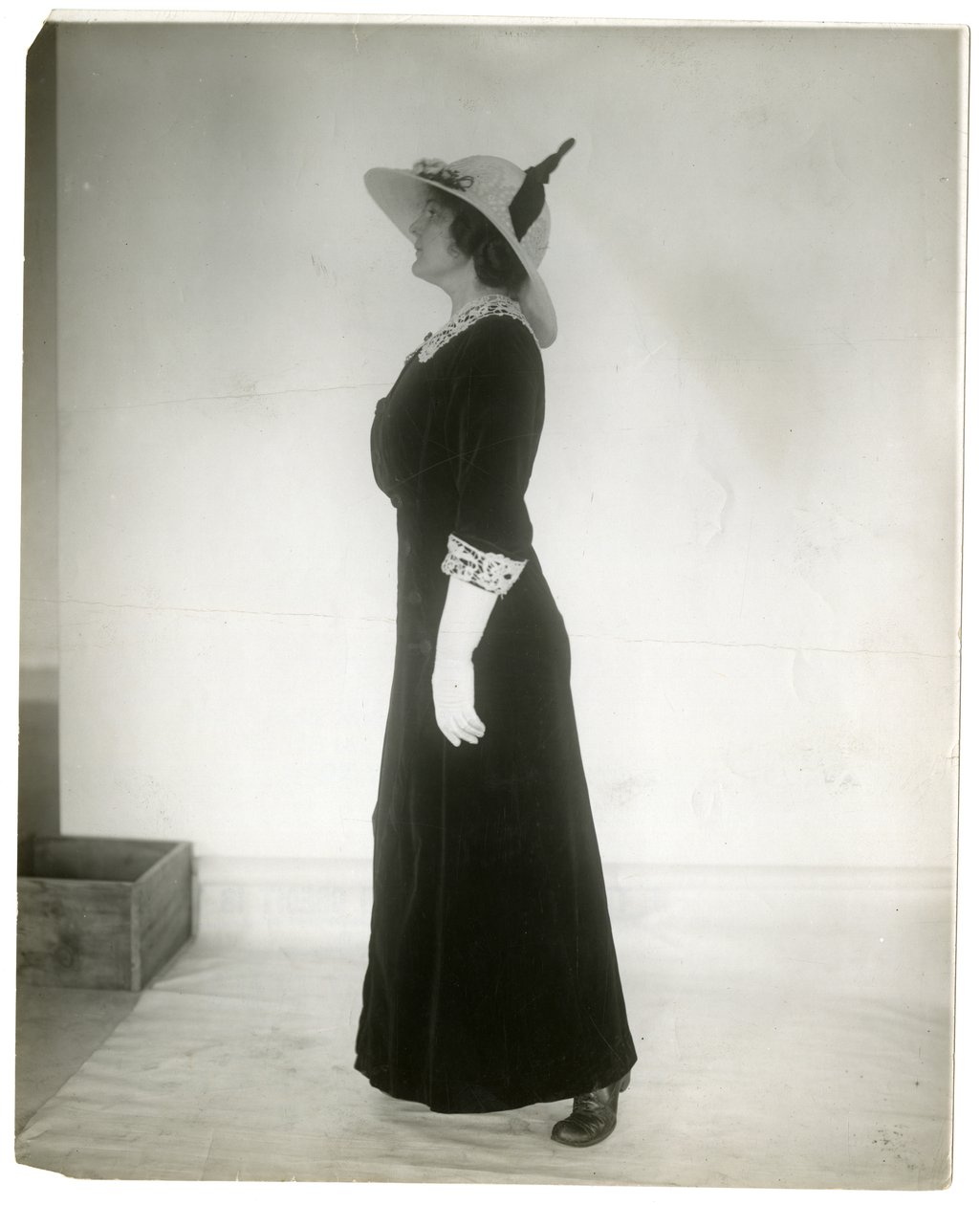Rätt sätt att stå när man går, ca 1905-18 (foto av gelatinsilver) av Jessie Tarbox Beals