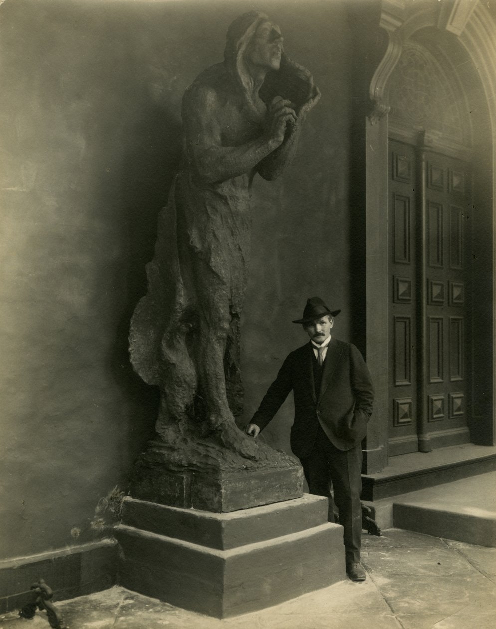 Solon Borglum, ca 1904-22 (foto av gelatinsilver) av Jessie Tarbox Beals
