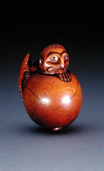 Netsuke c Chin g Tengu-ägg, c. 1770-90 (Od) (Sae A Coarse 210189) av Jobun