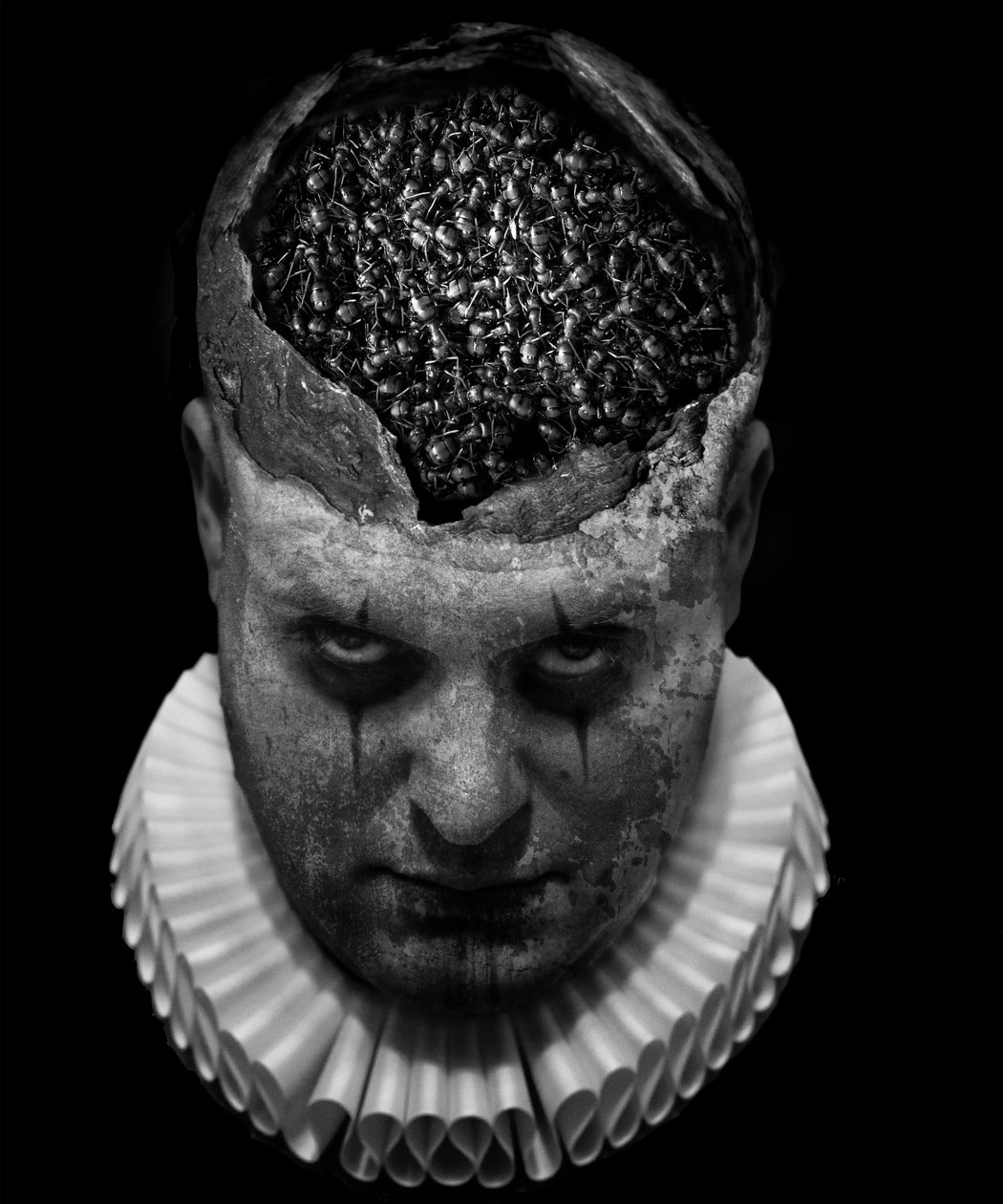 A clowns death (serie), 2016 (fotomanipulation) av Johan Lilja