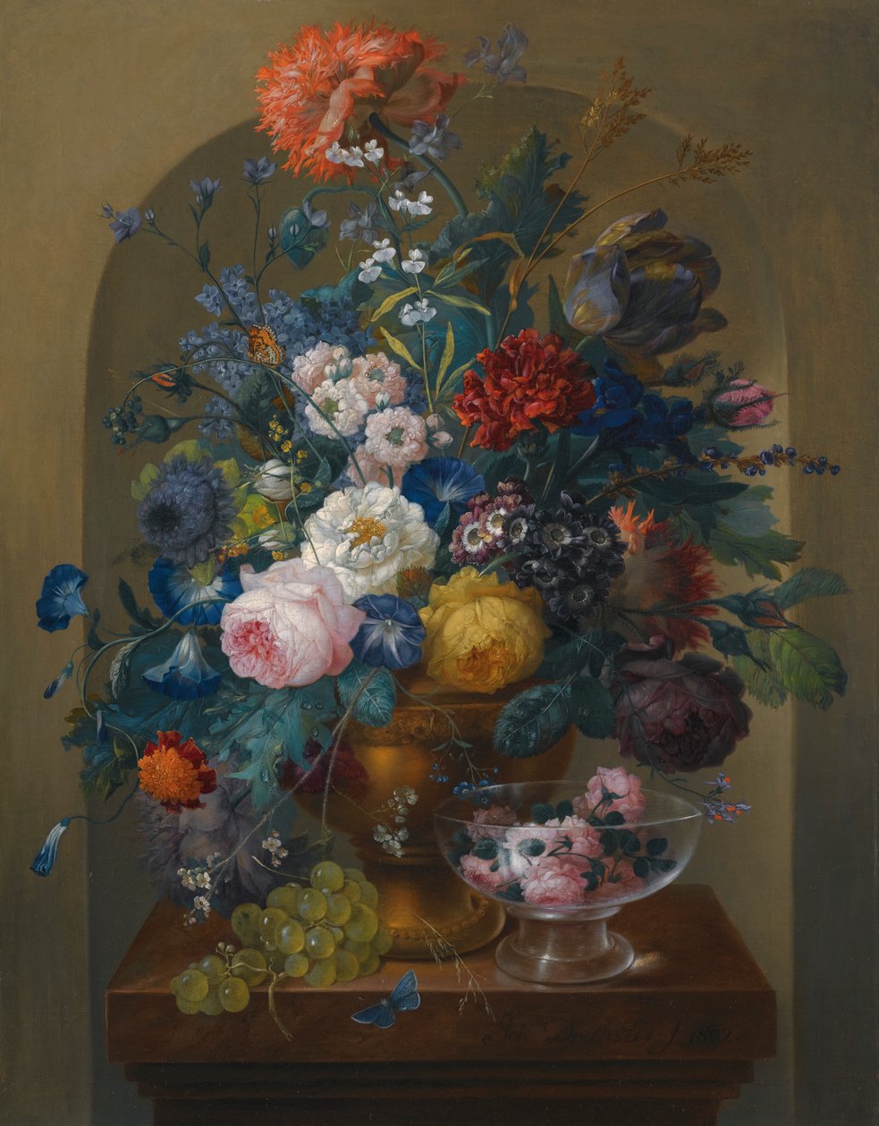 Stilleben av blommor i en urna tillsammans med skurna rosor i ett glas av Johann Baptist Drechsler