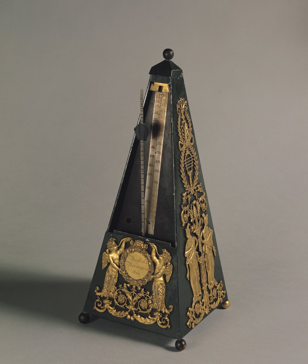Pyramidformad metronom, 1815 (målat järn och förgylld brons) av Johann Nepomuk Maelzel or Malzel