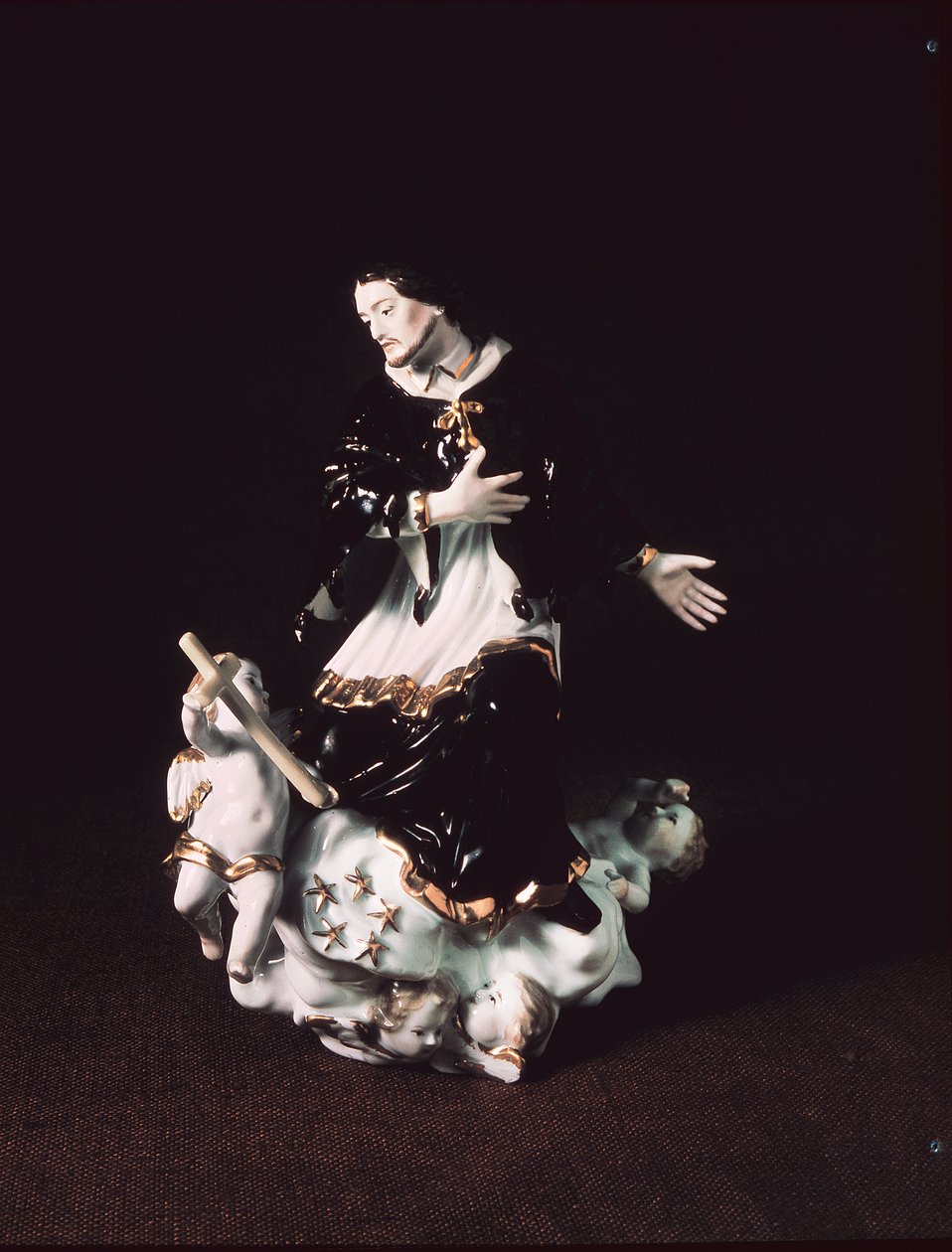 Meissen-figur av St. John Nepomuk, från en barockgrupp, ca 1731 (porslin) av Johann Gottlob Kirchner