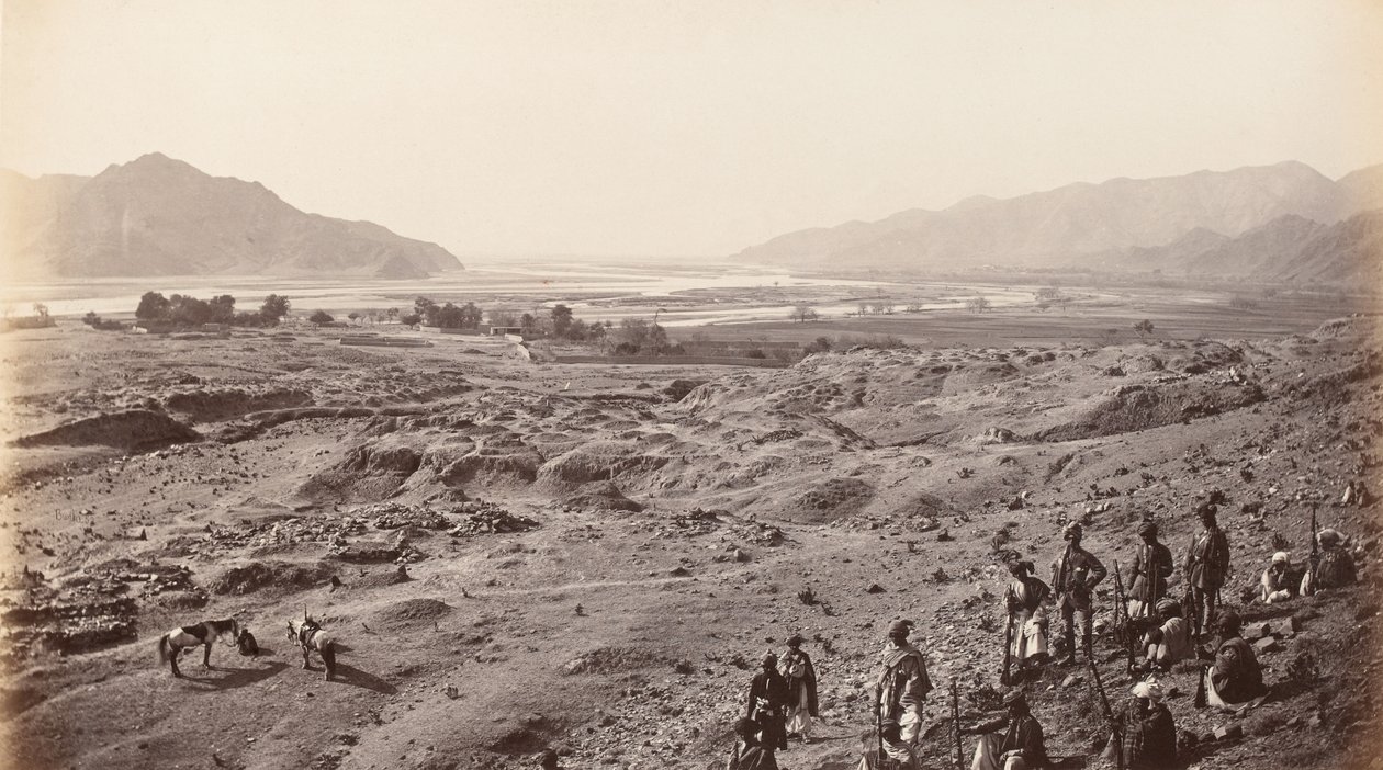 River Gorge ovanför Lalpura med utsikt mot Bassaule, ca 1878 (foto) av Johann Hulsman