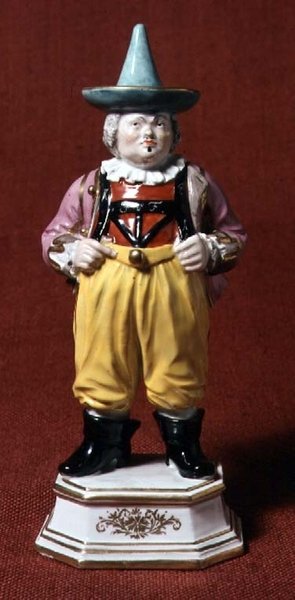 Figur av en hovnarr, efter gravyr av Boetius, Meissen, mitten av 1700-talet av Johann Joachim Kaendler