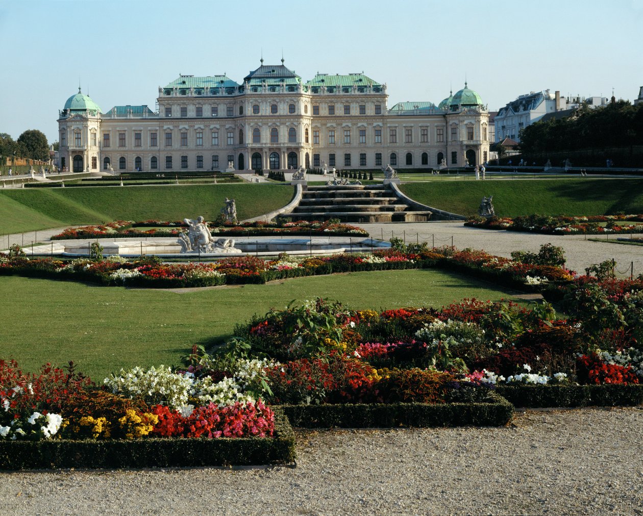 Belvederepalatset, sommarresidens för prins Eugen av Savoyen ... av Johann Lukas von Hildebrandt