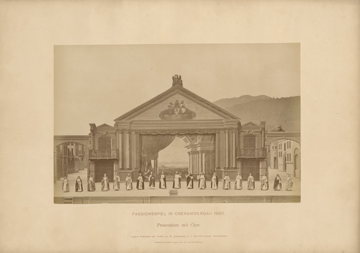 Passionsspel från Ober-Ammergau - proscenium med kör av Johannes Bernhard