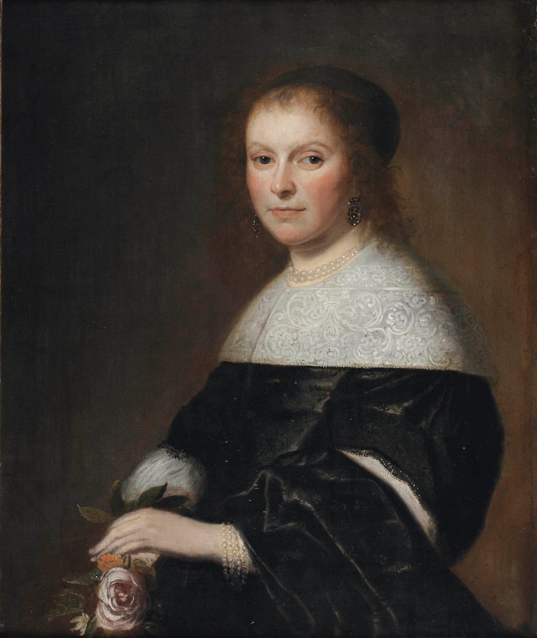 Porträtt av en dam som håller i en ros av Johannes Cornelisz Verspronck