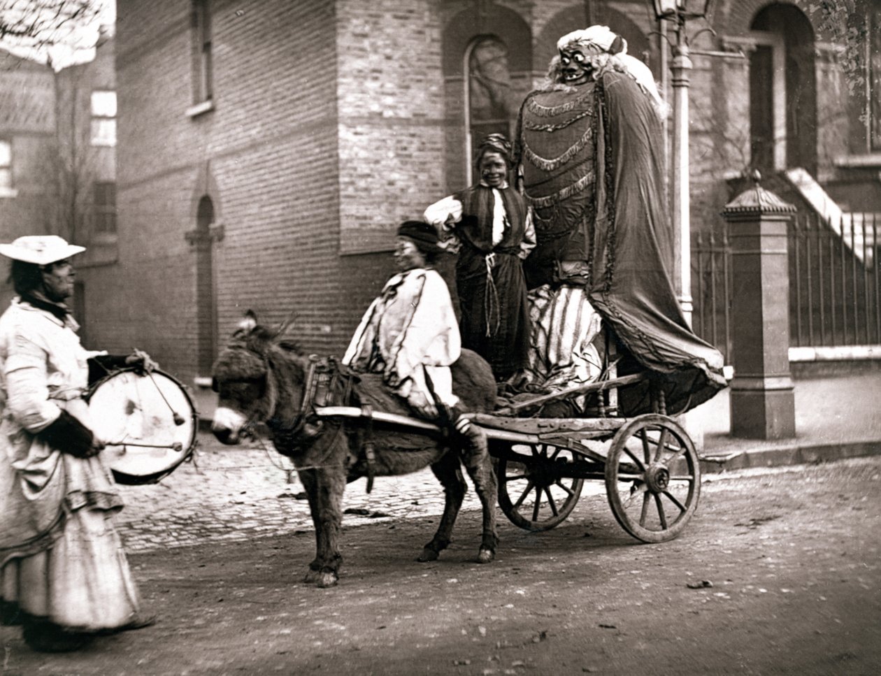 Novemba Effigies, kutoka 