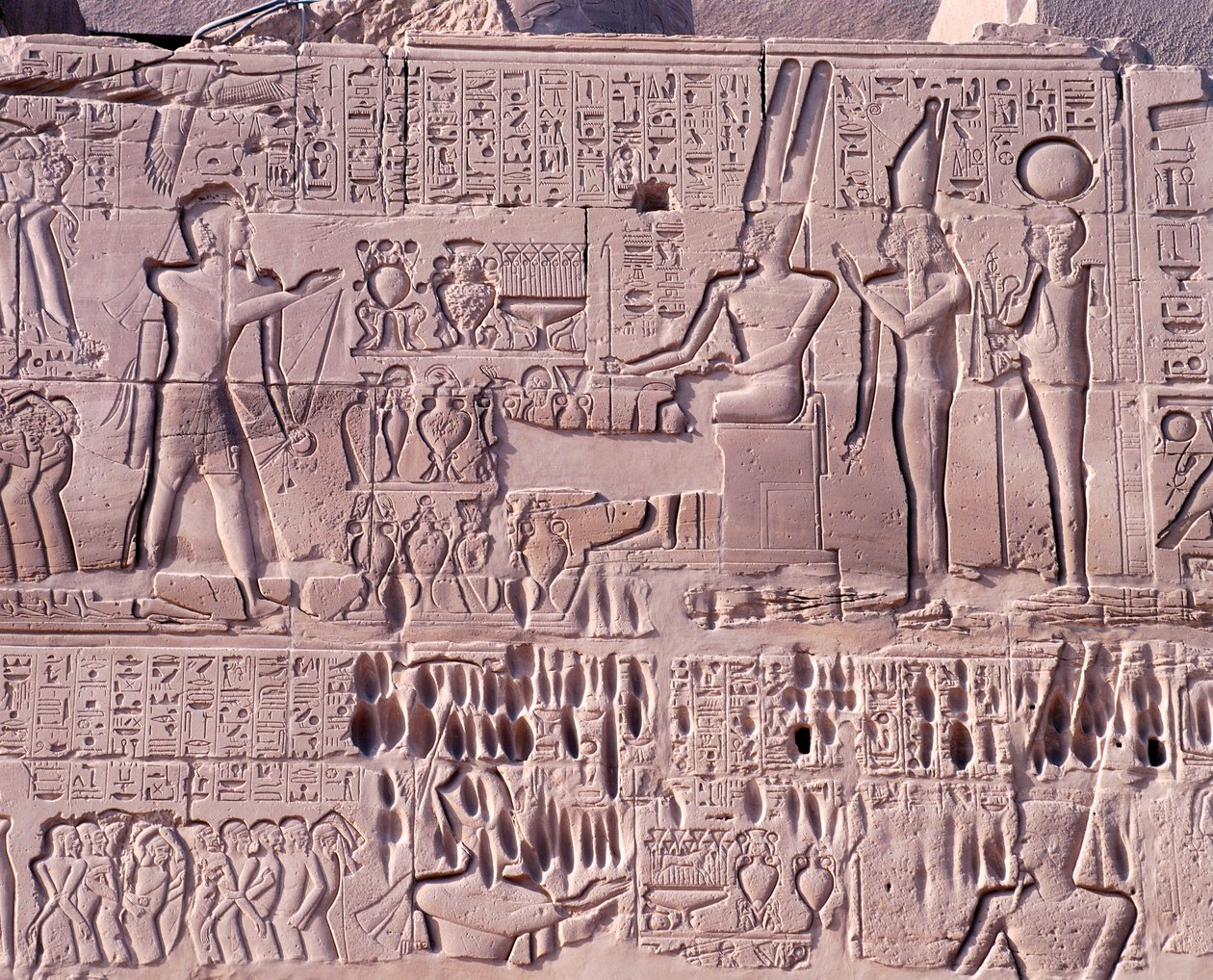 Egypten, Old Thebe, Luxor, Karnak Temple Complex, Precinct of Amun-Re, Great Hypostyle Hall, North wall, Relief med Seti I krigsscener i Syrien och Palestina, detalj med offer till gudar av Walter Charles Mills