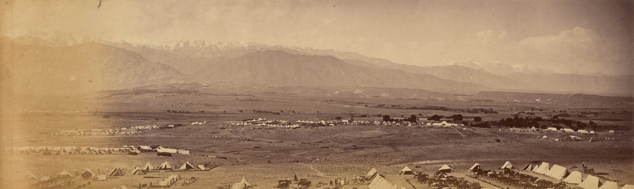 Panorama Safed Sang Camp från 51st Camp, Safed Koh i fjärran av John Burke