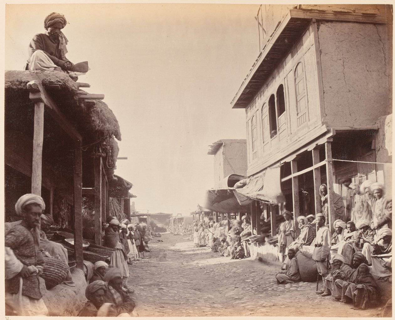 Gatubild, Jalalabad 1879 av John Burke