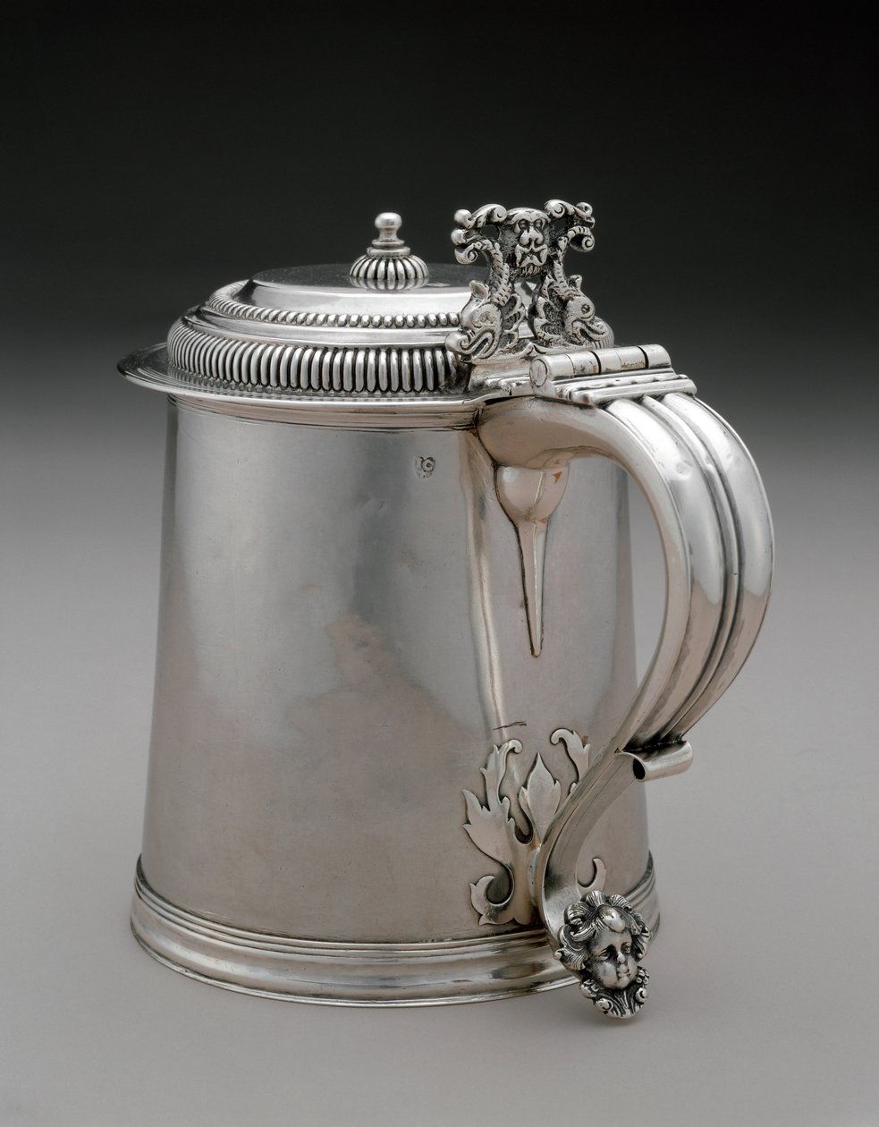 Tankard, 1695-1711 (silver) av John Coney