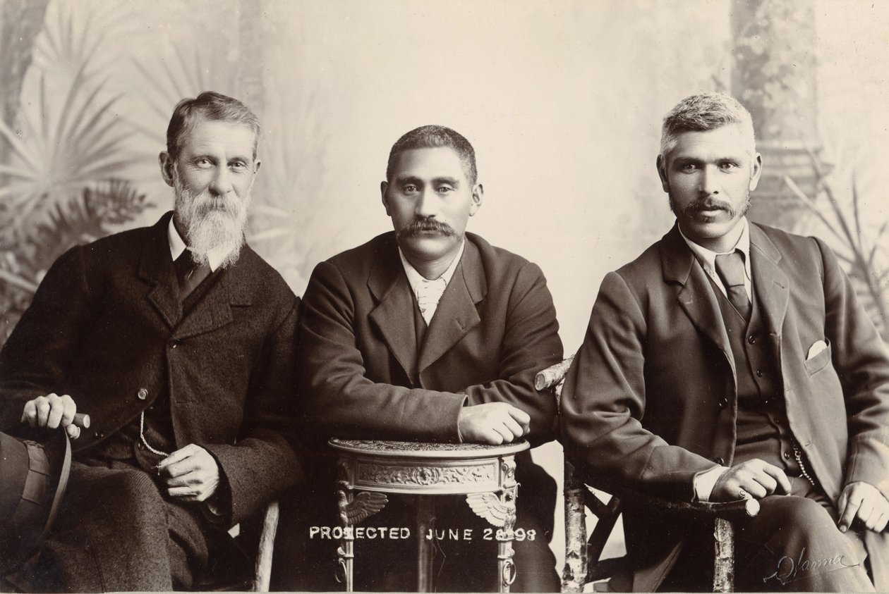 William Australia Graham, King Mahuta Tawhaio och Tahuna Heirangi, juni 1898 (silvergelatintryck) av John Hanna