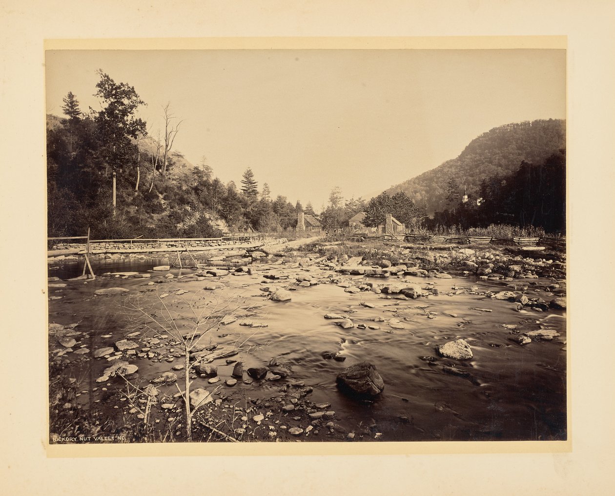 Hickory Nut Valley, North Carolina av John K. Hillers