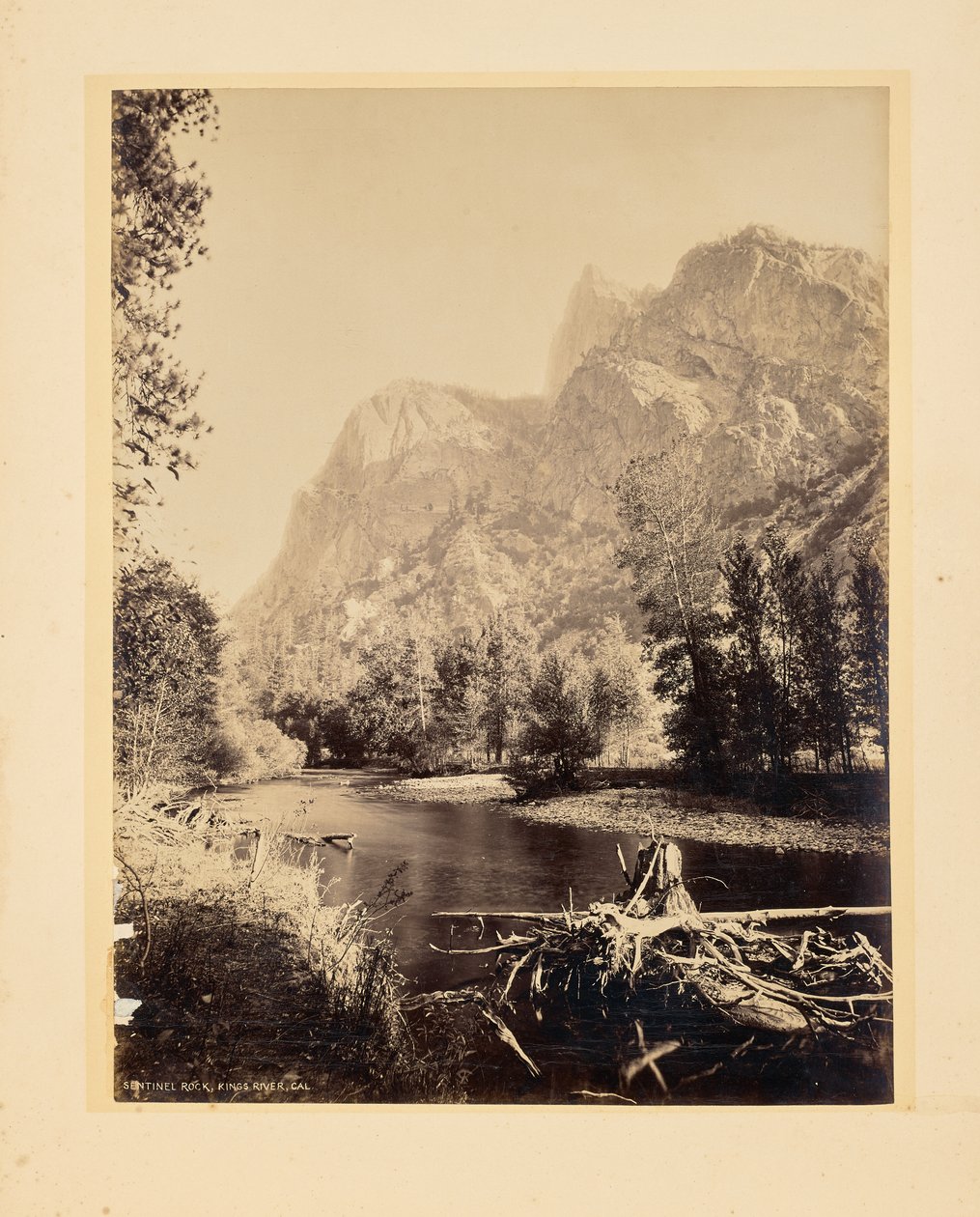 Sentinel Rock, Kings River, Kalifornien av John K. Hillers