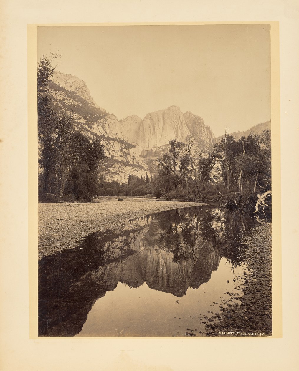 Yosemite Falls, Cliff, Kalifornien av John K. Hillers