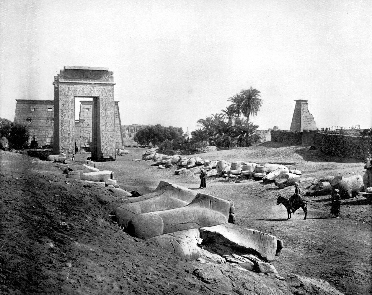 Avenue of Sfinxes, Karnak, Egypten, 1893. av John L. Stoddard
