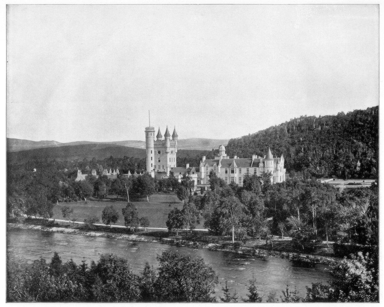 Balmoral Castle, Skottland, sent 1800-tal av John L. Stoddard