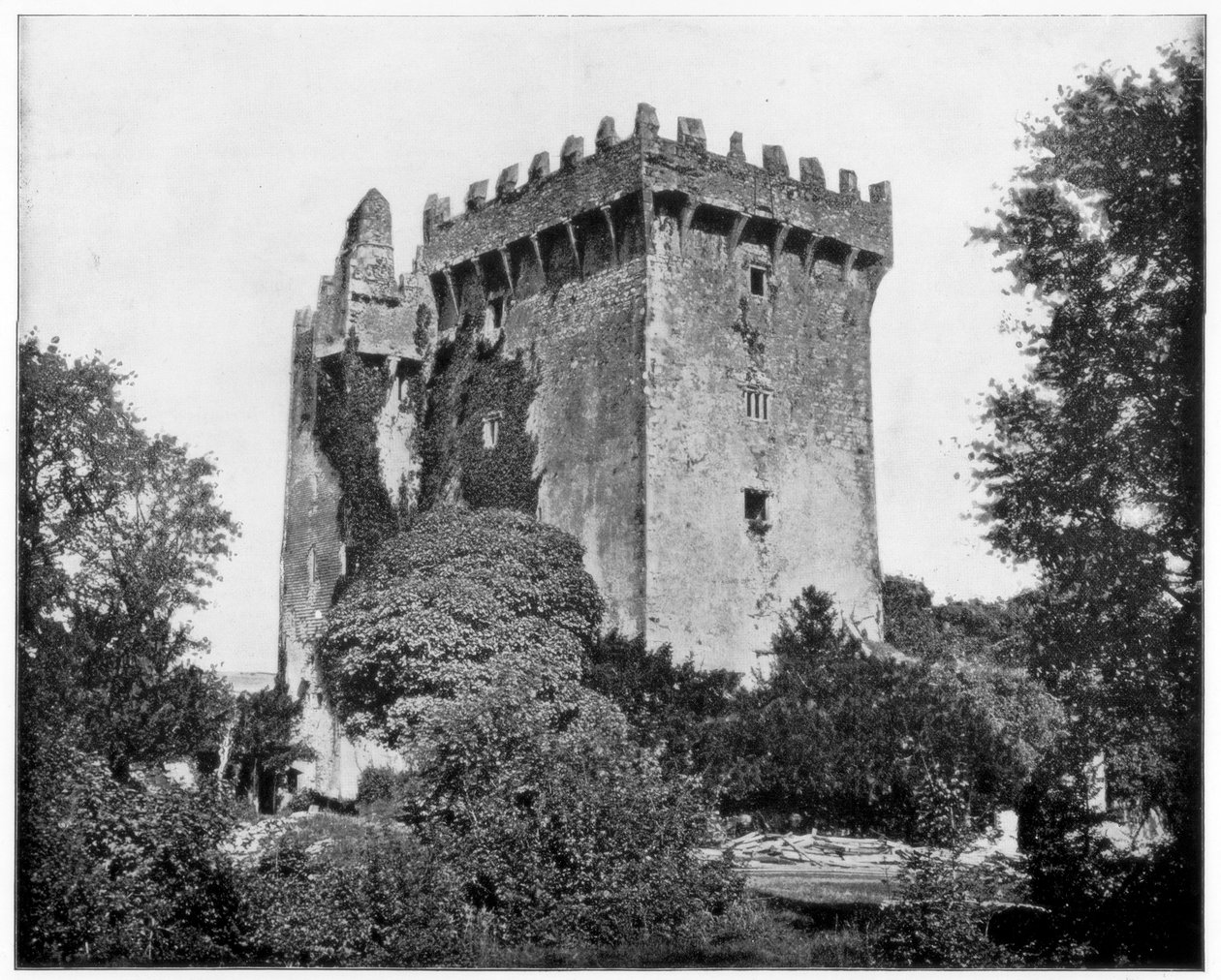 Blarney Castle, Irland, 1800-talet. av John L. Stoddard