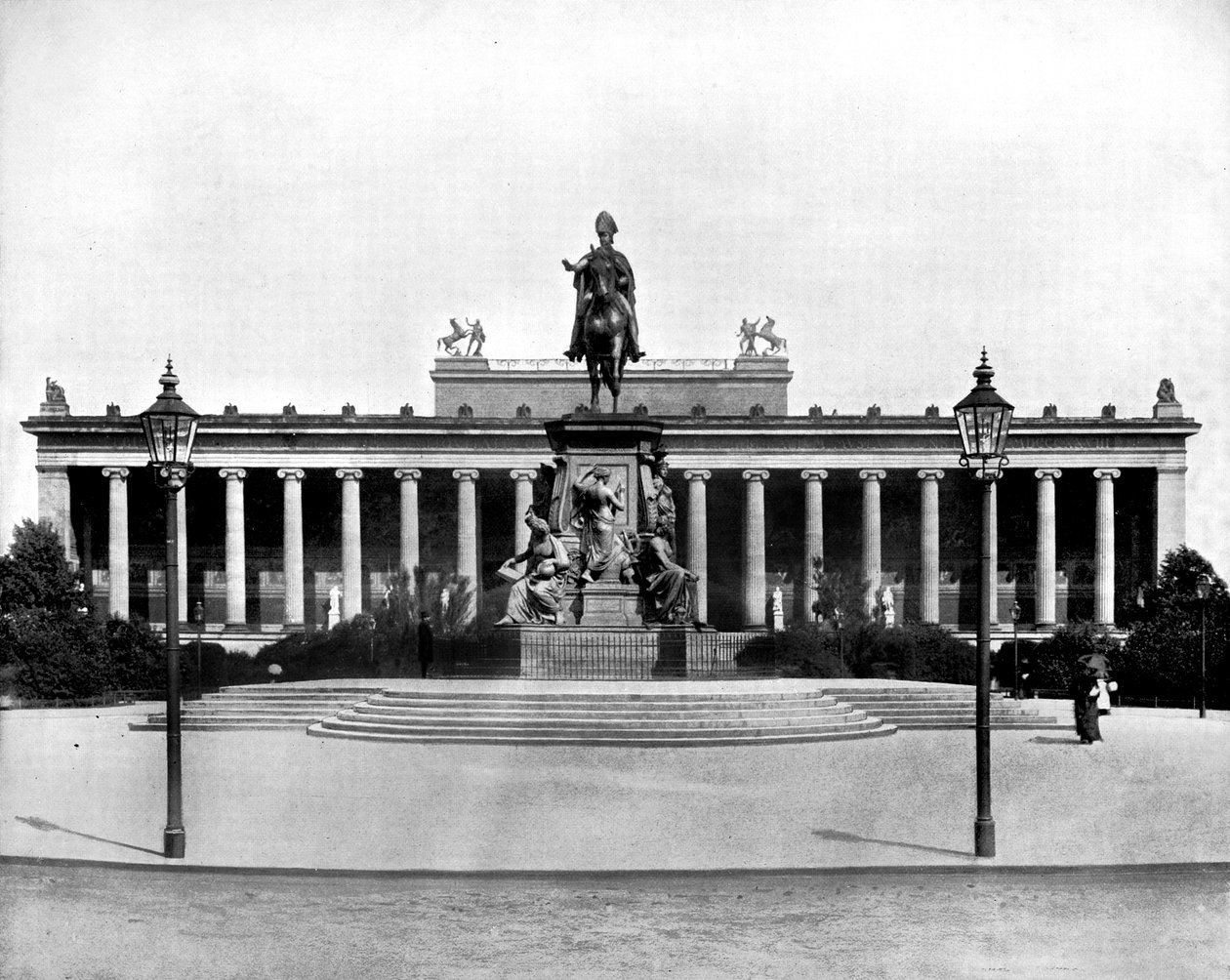 Kungliga museet, Berlin, 1893. av John L. Stoddard