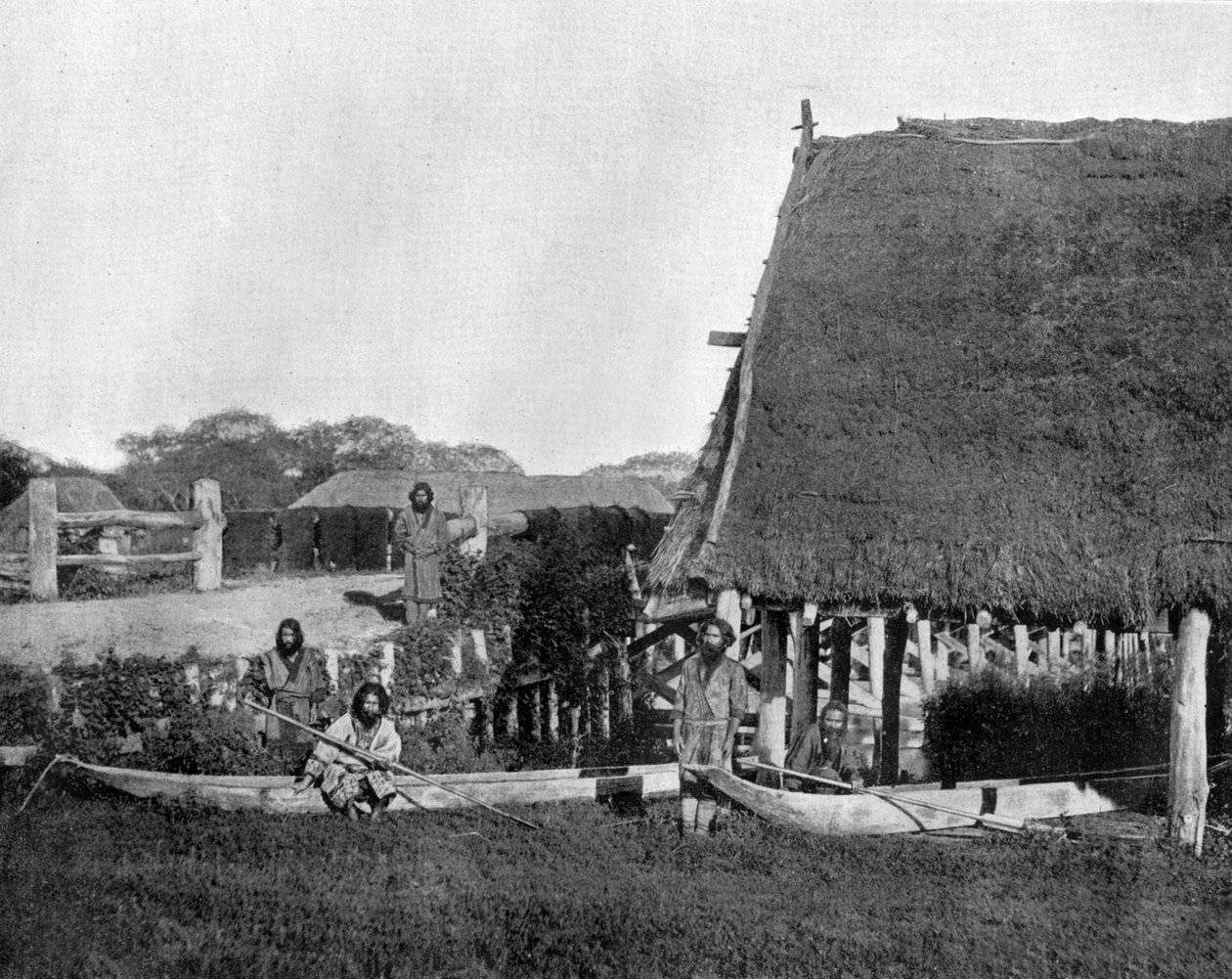 Natuals of Jesso Island i Japan här av aboriginerna foto av John Lawson Stoddard (1850 1931) Resenär och konferensdeltagare Utbildningspublikation för -Chicago (s/v foto) av John Lawson Stoddard