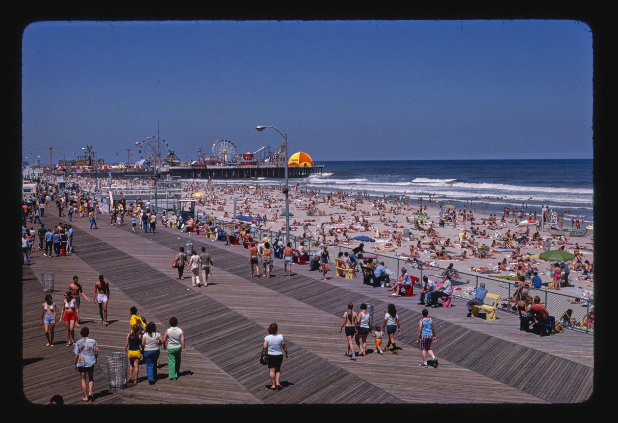 Strandpromenad, strand, Casino Pier, Seaside Heights, New Jersey, USA av John Margolies