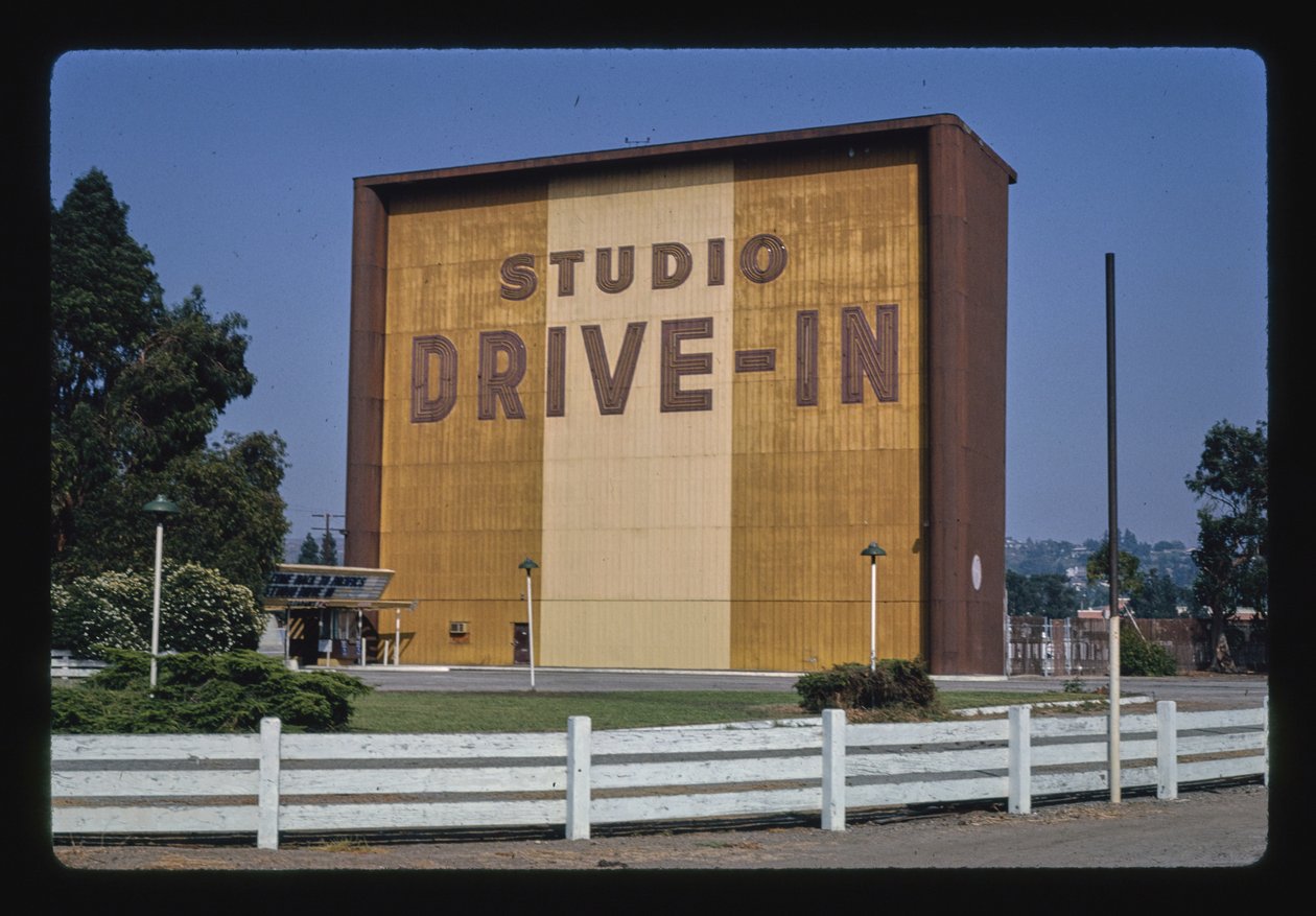 Studio Drive-In, Culver City, Kalifornien, USA av John Margolies